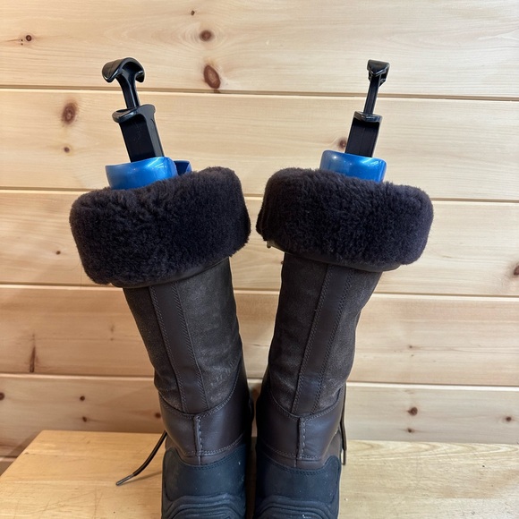 Women’s UGG Brown waterproof tall winter boot - Picture 5 of 5